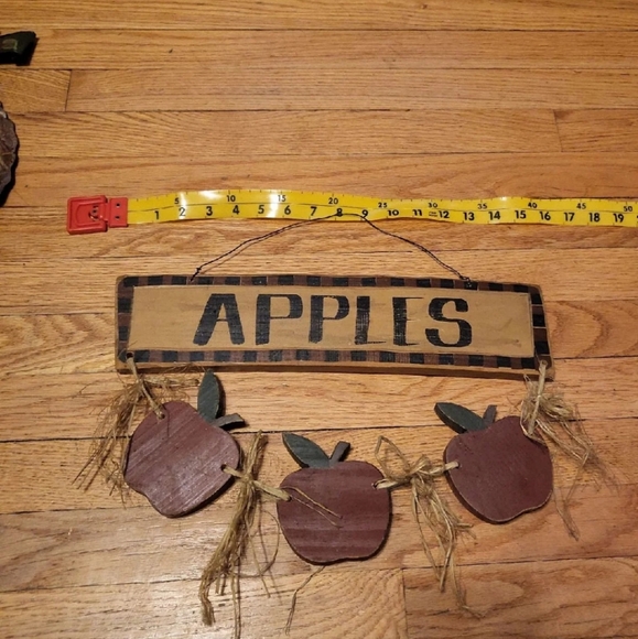 Hanging Apple Wall Decor - Picture 3 of 3